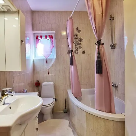 Marta - Private Pool Appartement *