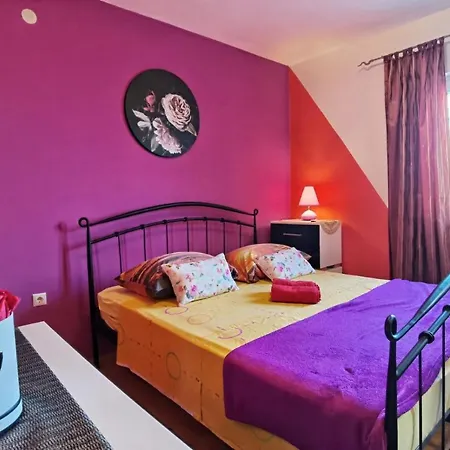 Marta - Private Pool Appartement