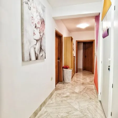 Marta - Private Pool Appartement Kaštela