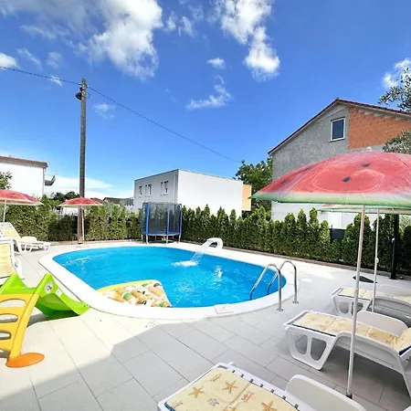 Appartement Marta - Private Pool Kaštela